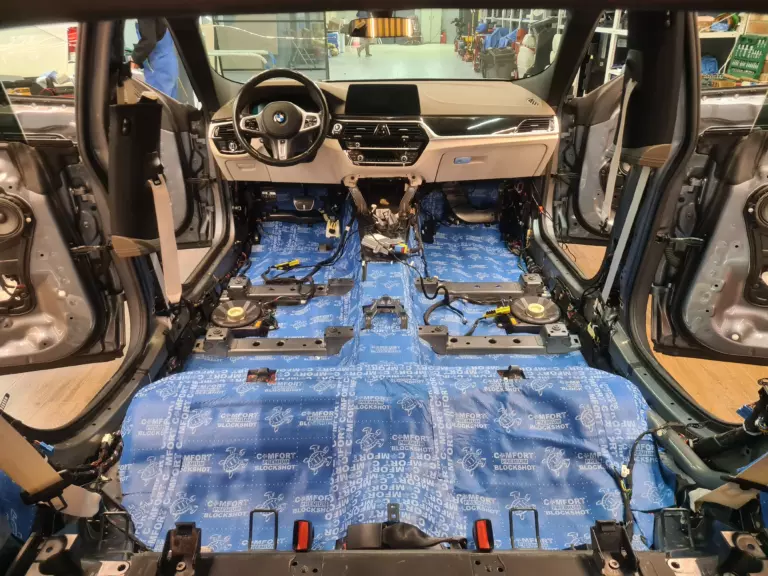 BMW 6 Gran Turismo пол 3