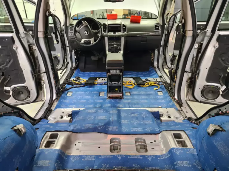 Chevrolet Captiva пол 3