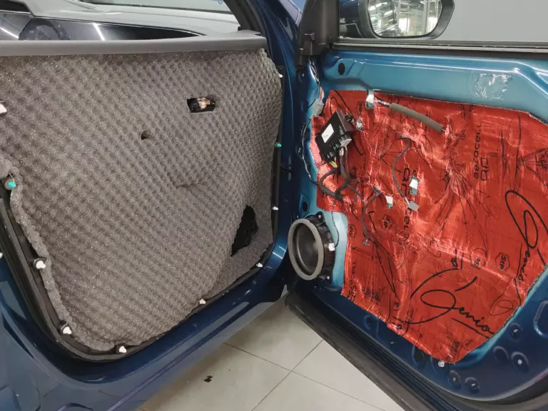 Geely Monjaro 1 двер 2