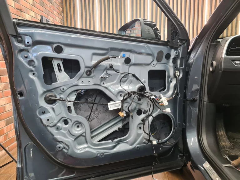 Geely Tugella двер 4