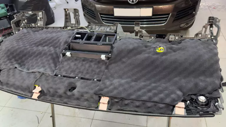 Hyundai Staria торпедо 05