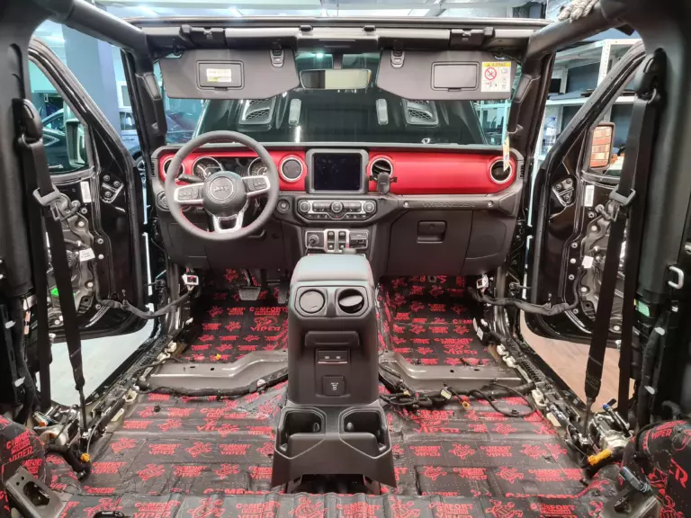 Jeep Wrangler Rubicon пол 1