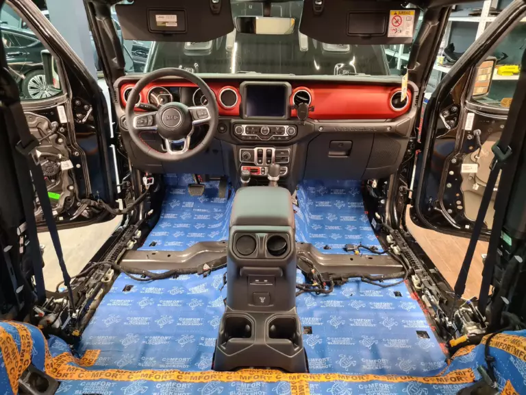 Jeep Wrangler Rubicon пол 2