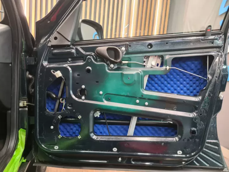 LADA Niva Travel двер 3