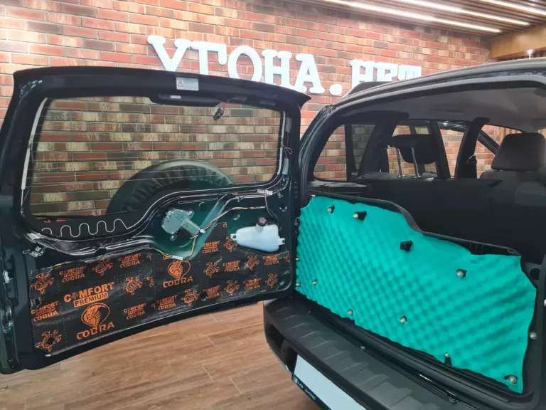 LADA Niva Travel двер 8