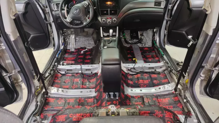 Subaru Forester пол 1