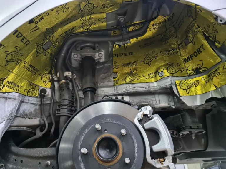 Шумоизоляция арок Toyota