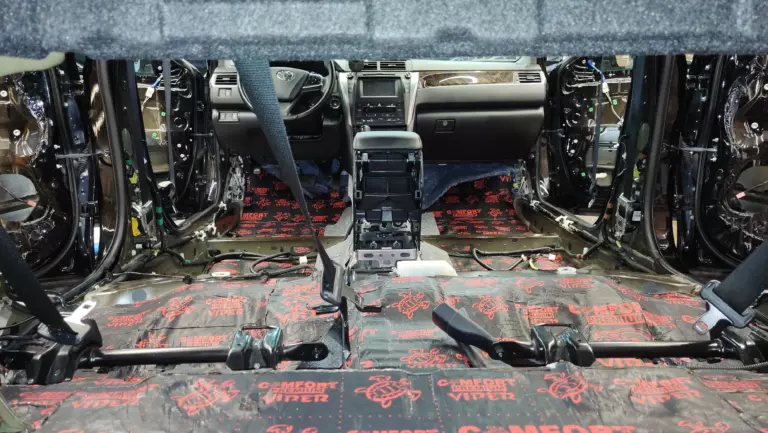 Toyota Camry пол 1