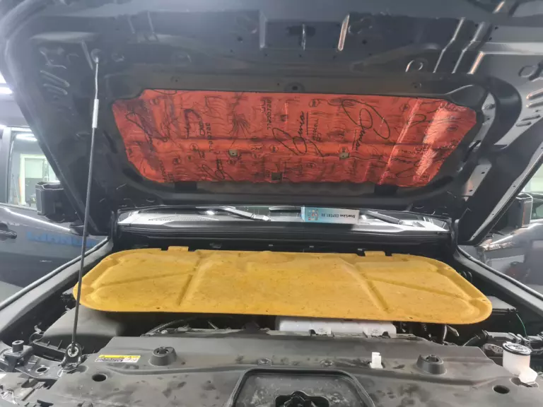 Toyota Land Cruiser Prado 250 капот