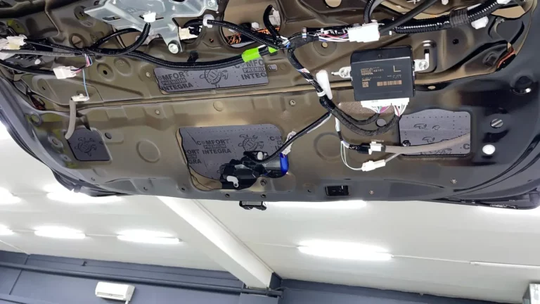 Toyota Rav 4 2021 двер 4
