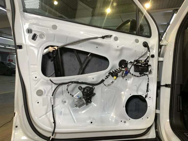 Volkswagen Tiguan 2021 двер 2