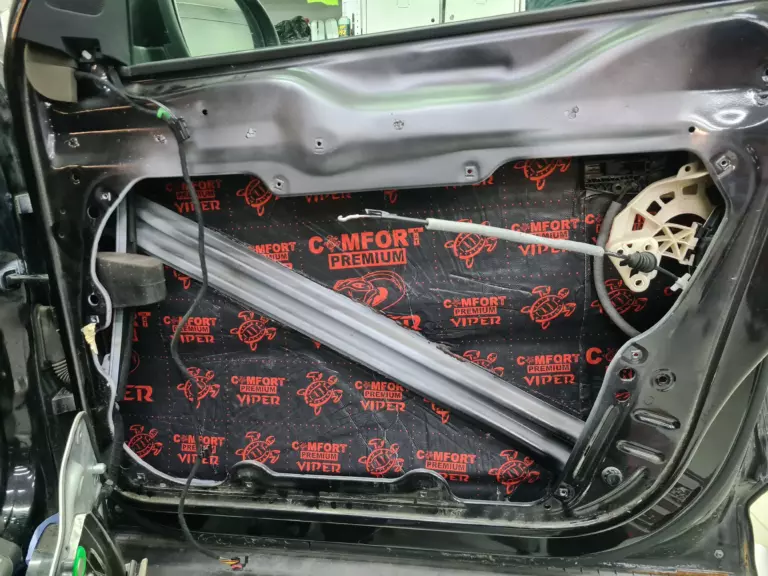 Volkswagen Tiguan двер 1