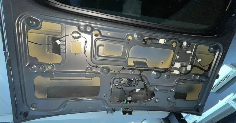 Шумоизоляция Hyundai Staria 2022 баг 4