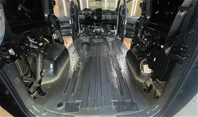 Шумоизоляция Hyundai Staria 2022 пол 1