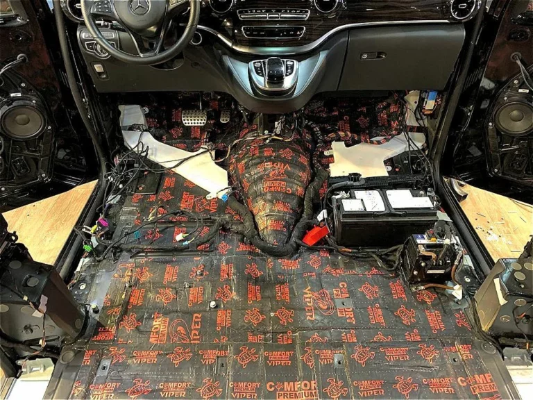 Шумоизоляция Mercedes V-class пол 1