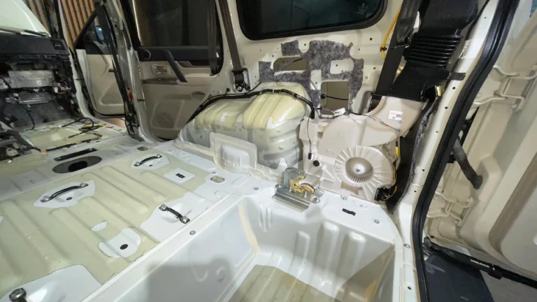 Шумоизоляция Mitsubishi Pajero баг 2
