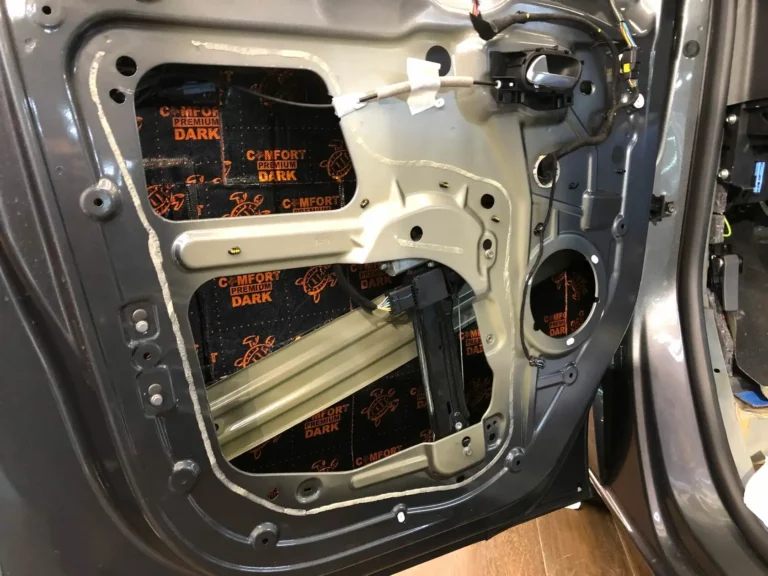 Шумоизоляция Peugeot Traveller 2021 двер 3