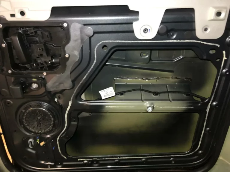 Шумоизоляция Peugeot Traveller 2021 двер 6