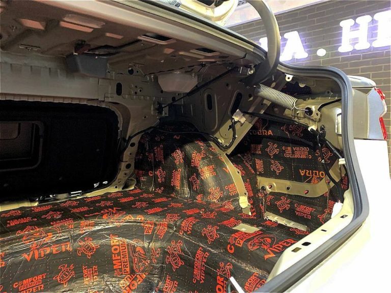 Шумоизоляция Toyota Camry 2021 баг 3