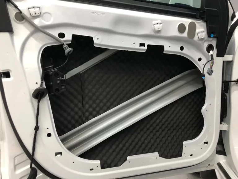 Шумоизоляция Volvo XC90 2021 двер 3